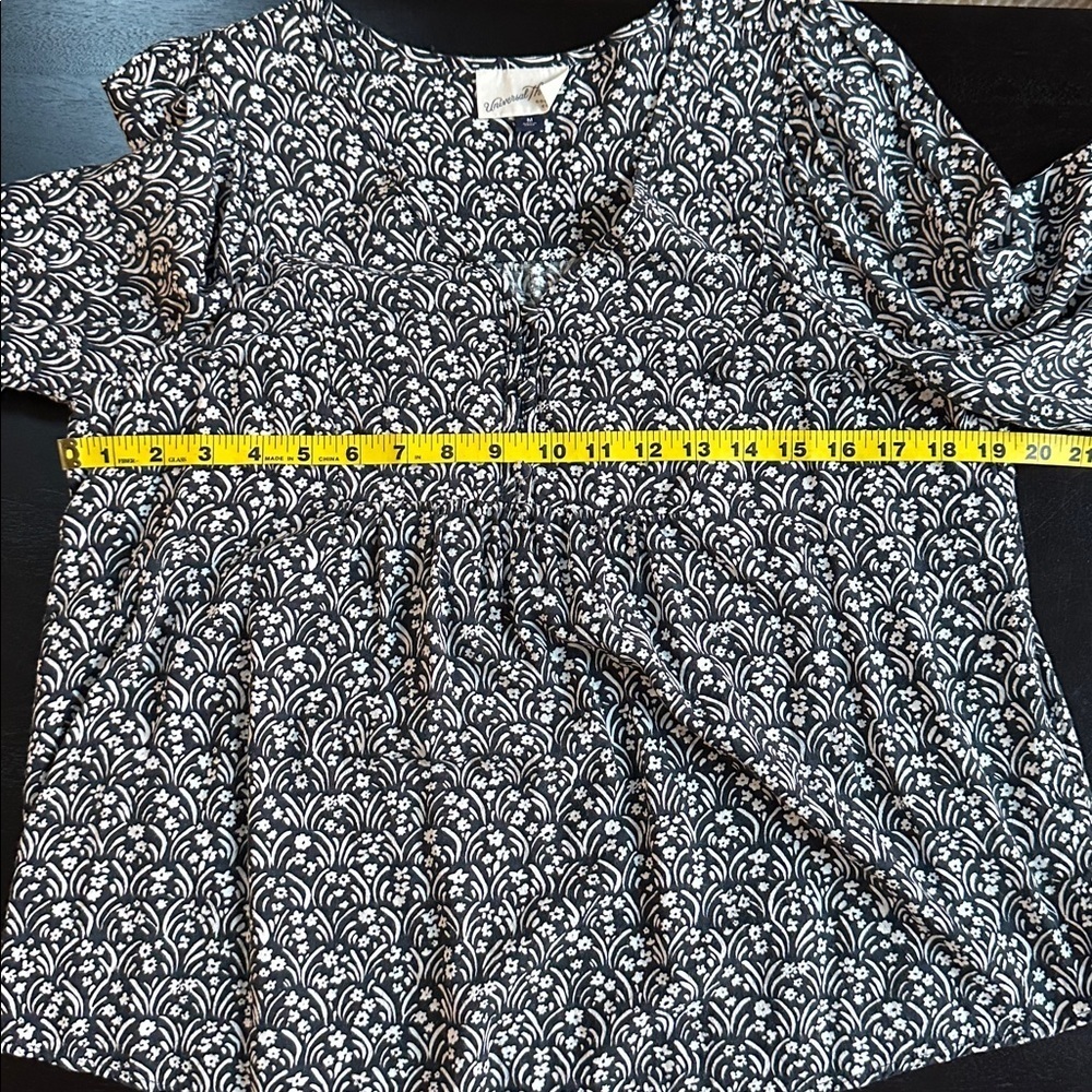 Universal Thread boho flowy popover top - Picture 4 of 10